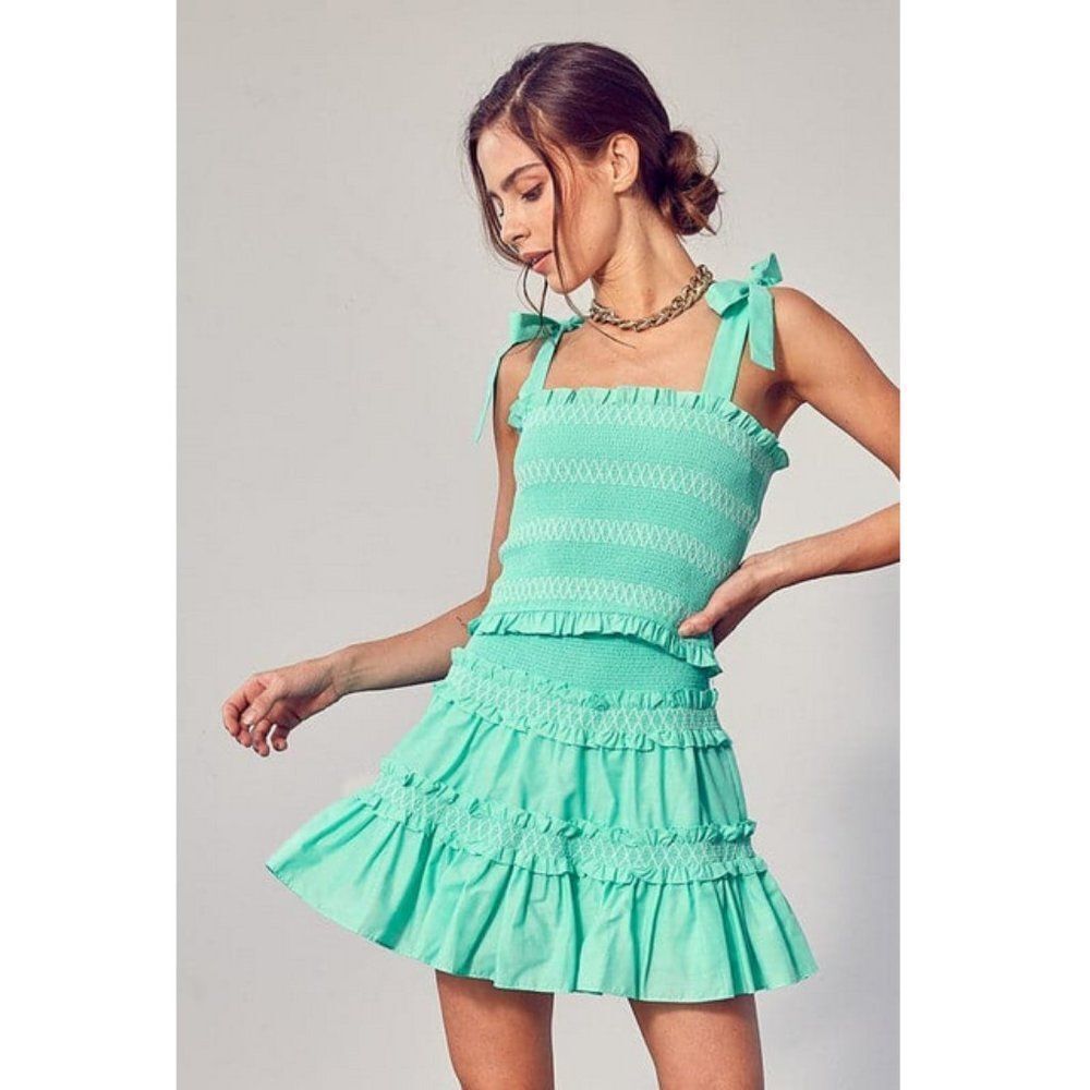 Do + Be Sz. L NWT Soft Jade Smocked Bow Strap Top